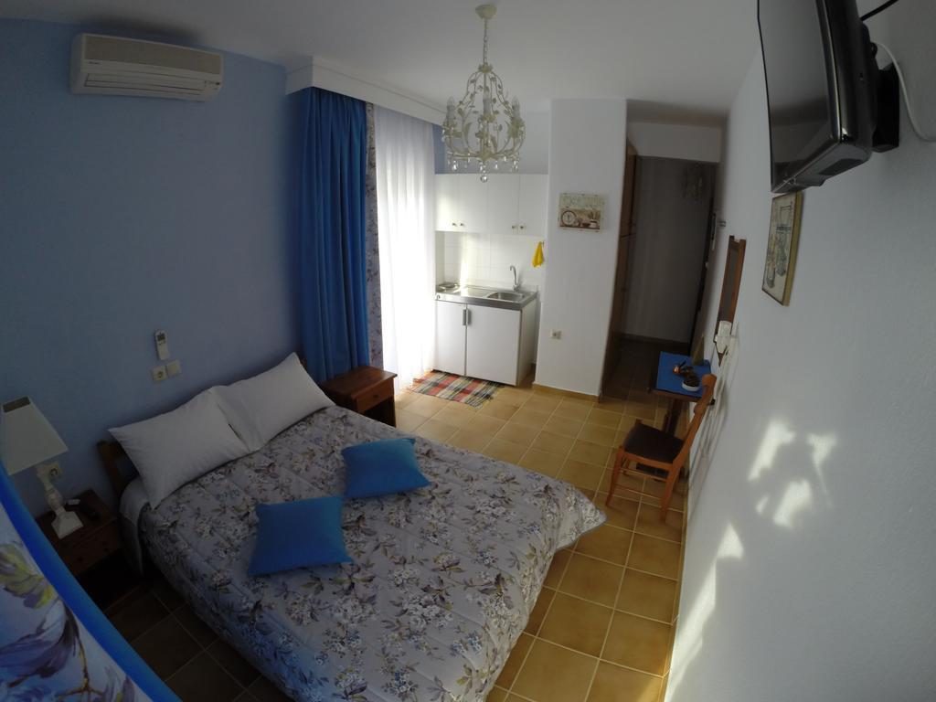 Akrotiri Aparthotel Neos Marmaras