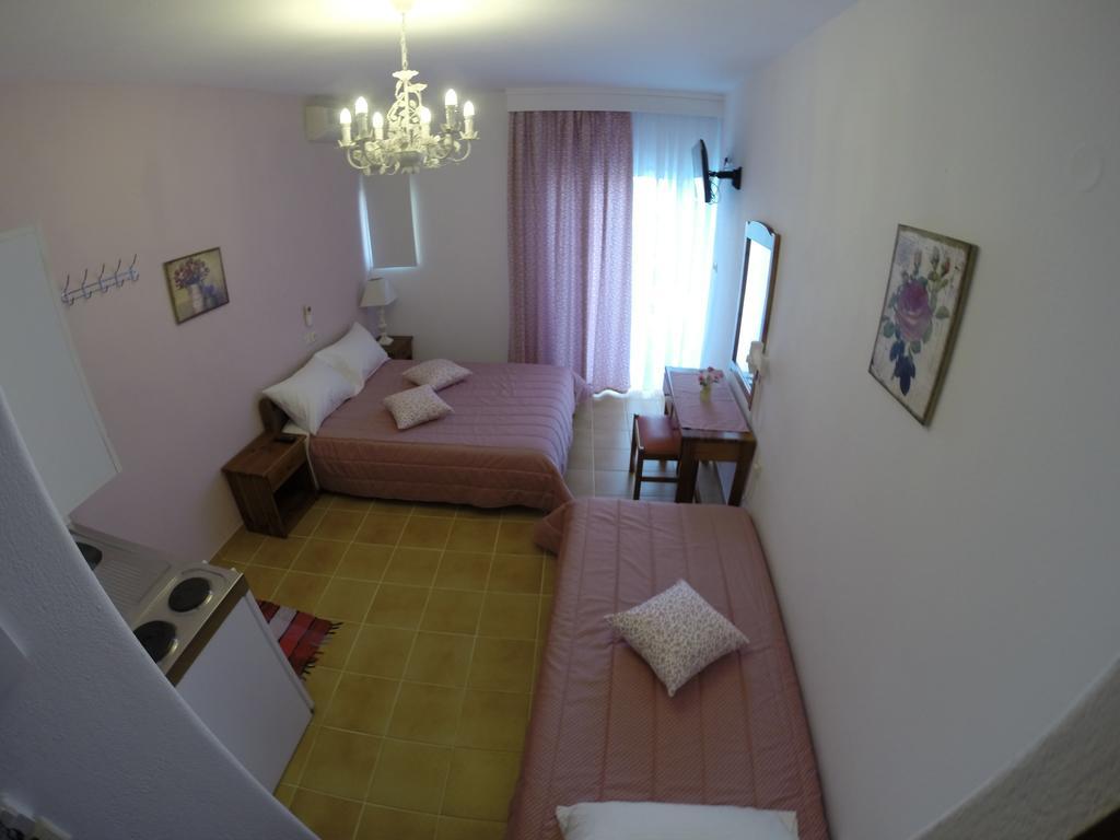 Akrotiri Aparthotel