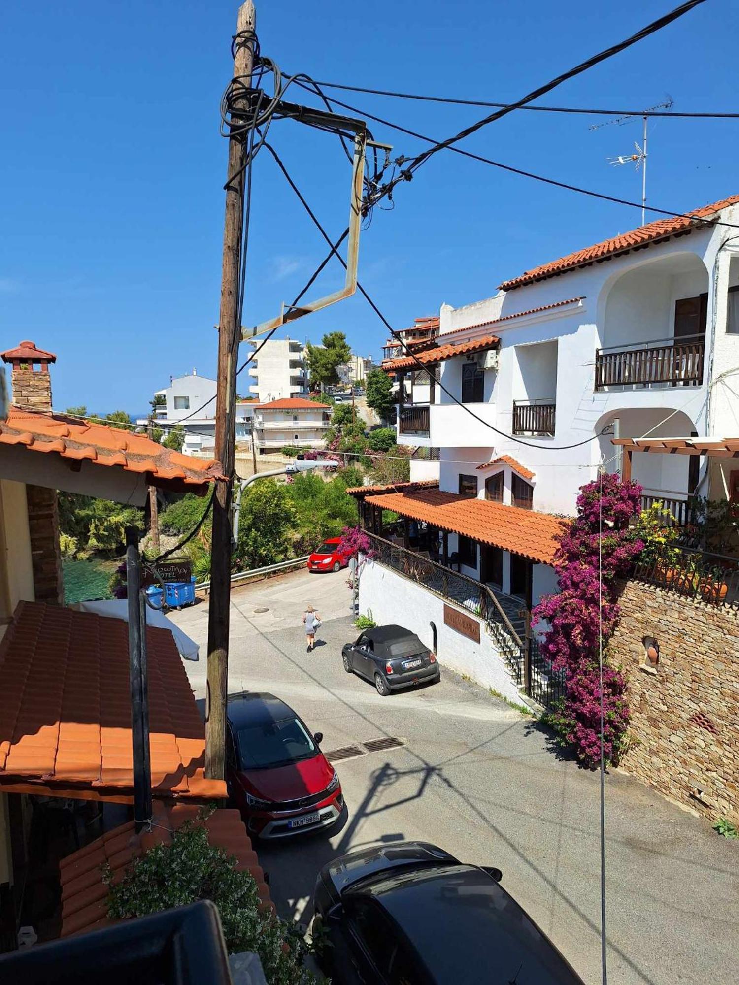 Akrotiri Aparthotel