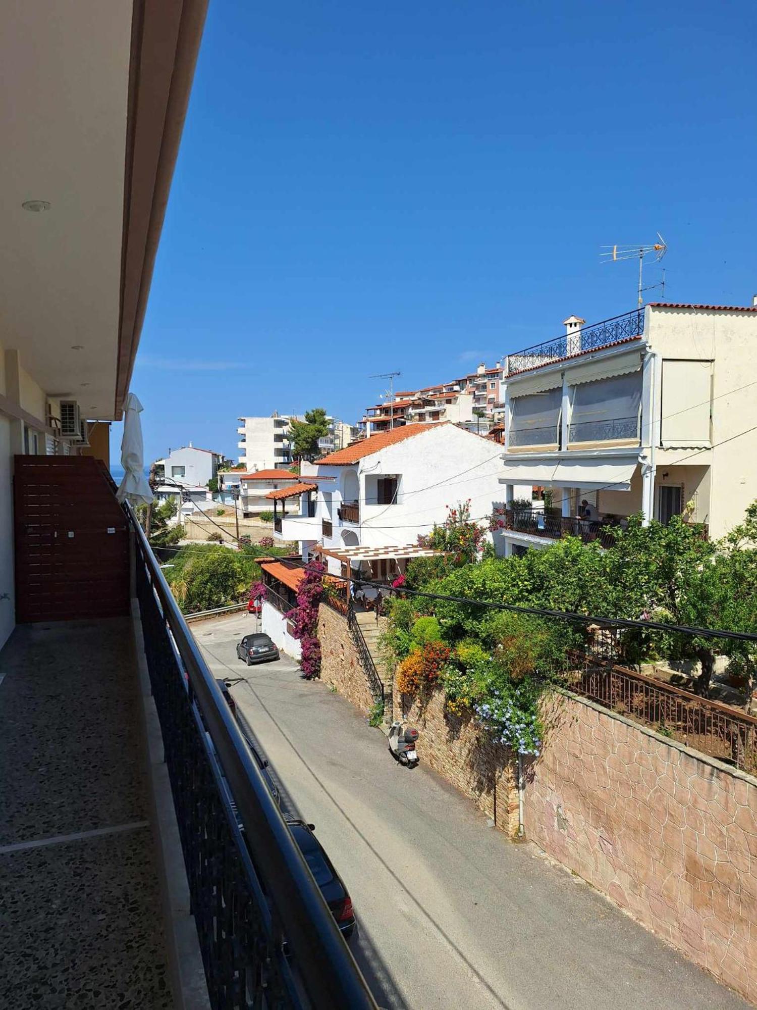 Akrotiri *