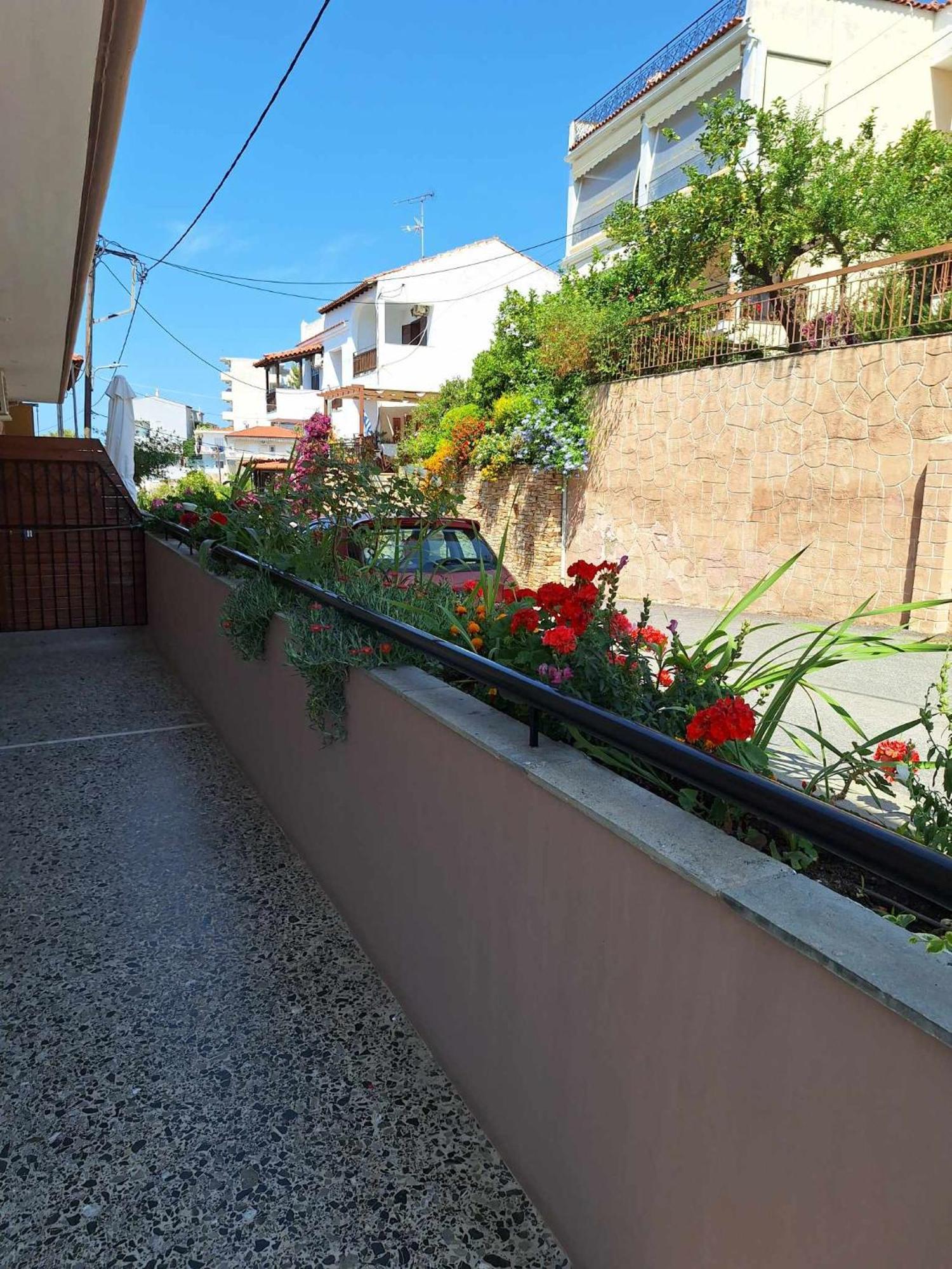 Akrotiri Aparthotel