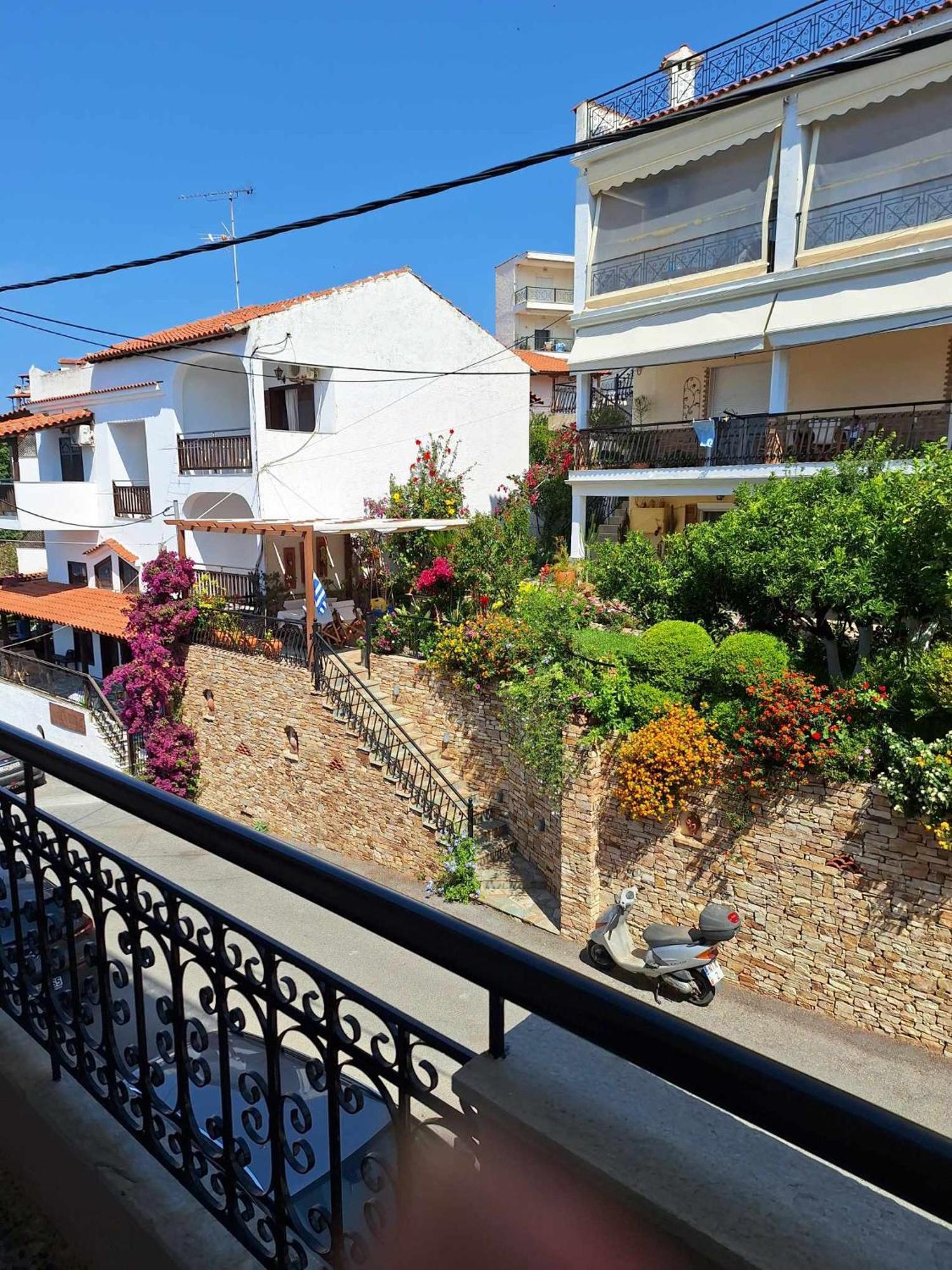 Akrotiri Neos Marmaras