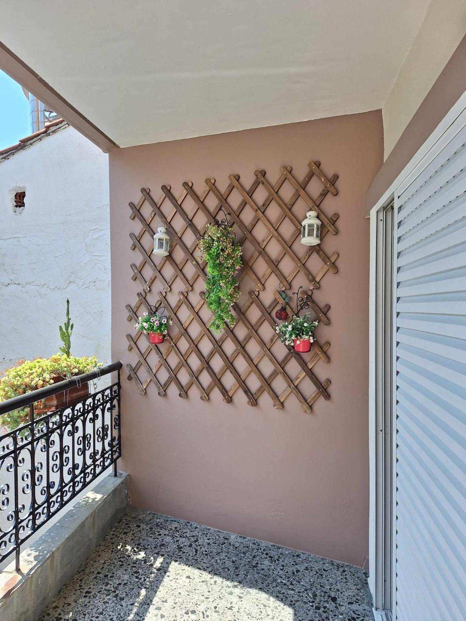 Akrotiri Aparthotel Neos Marmaras