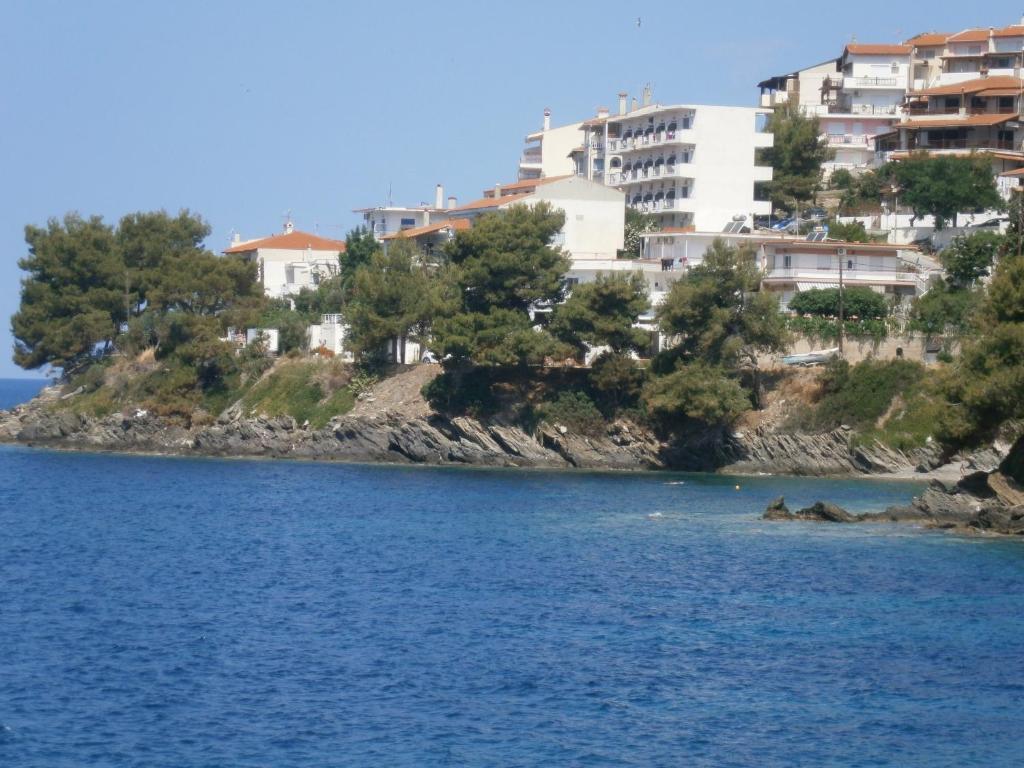 Akrotiri Neos Marmaras