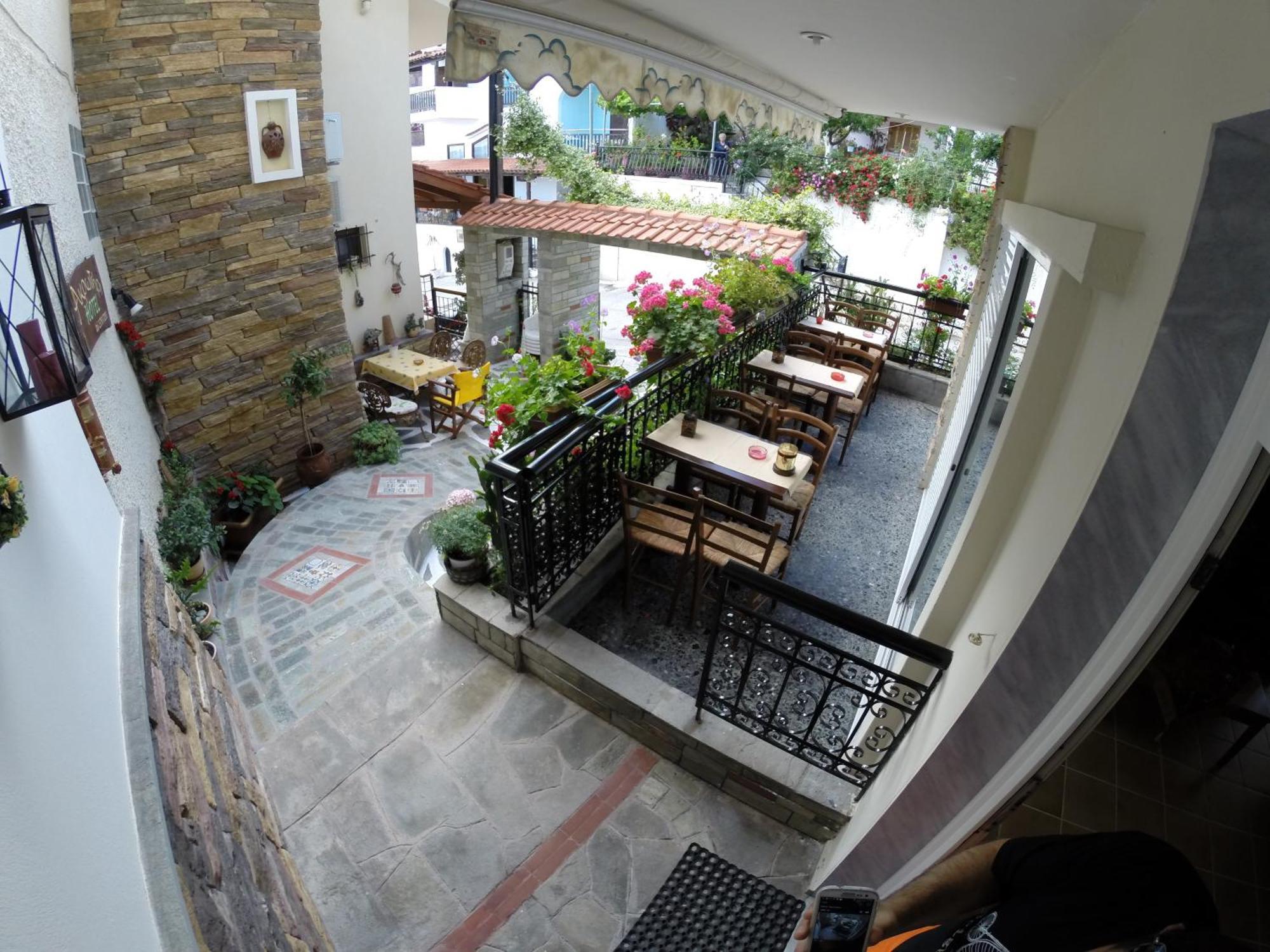 Akrotiri Aparthotel