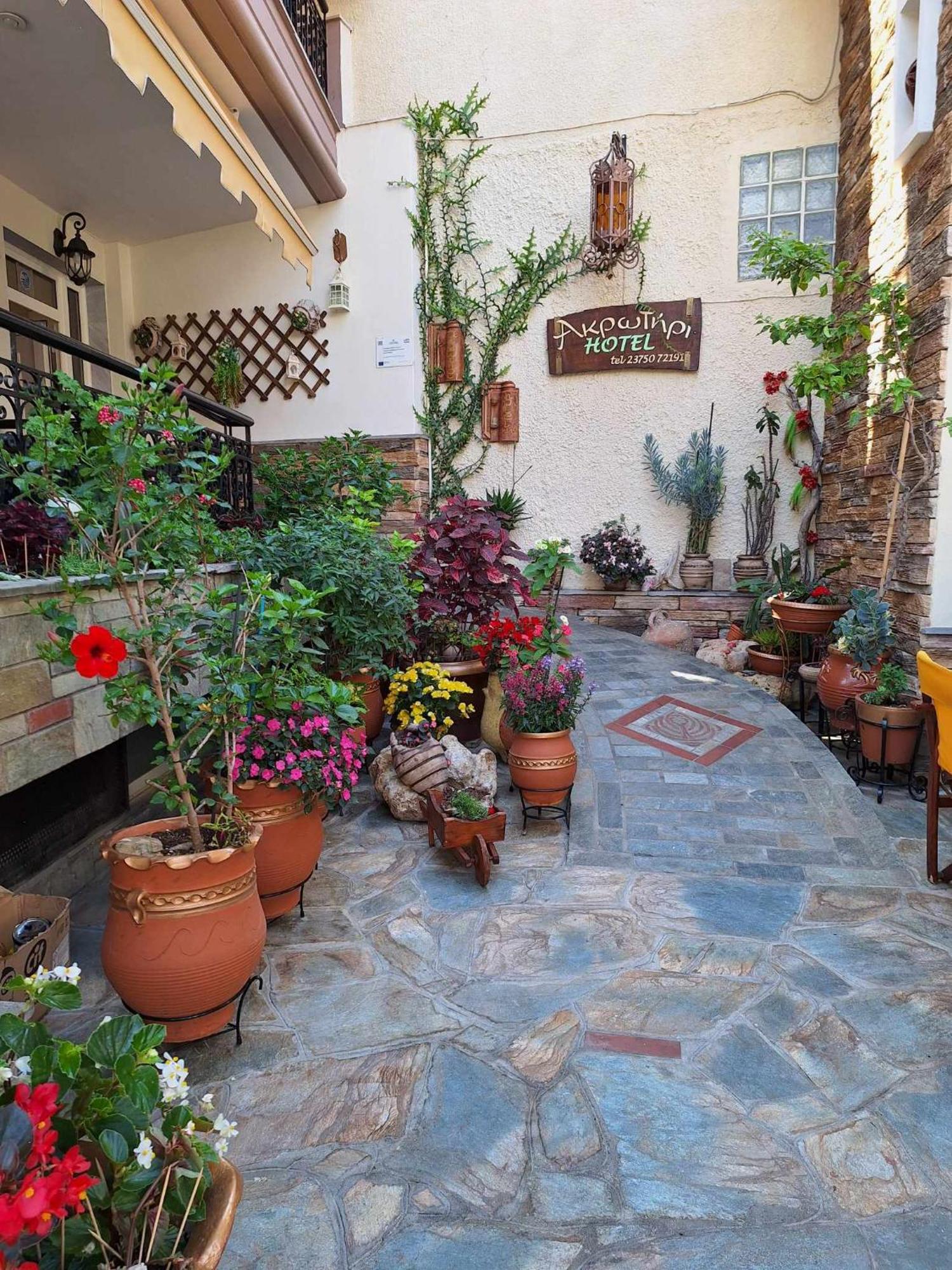 Akrotiri Néos Marmarás